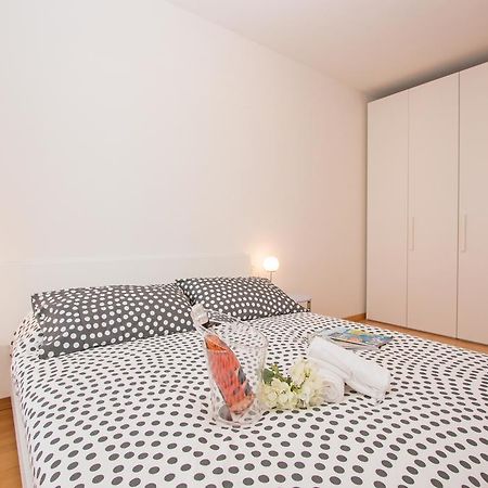 Benacus E4 Apartment By Wonderful Italy Сірміоне Екстер'єр фото