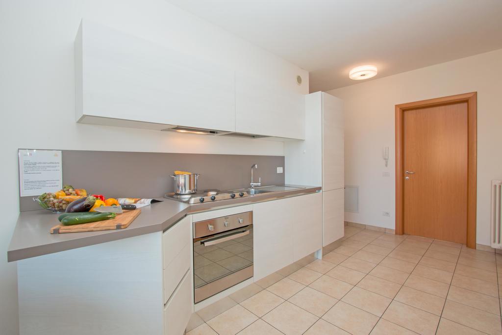 Benacus E4 Apartment By Wonderful Italy Сірміоне Екстер'єр фото