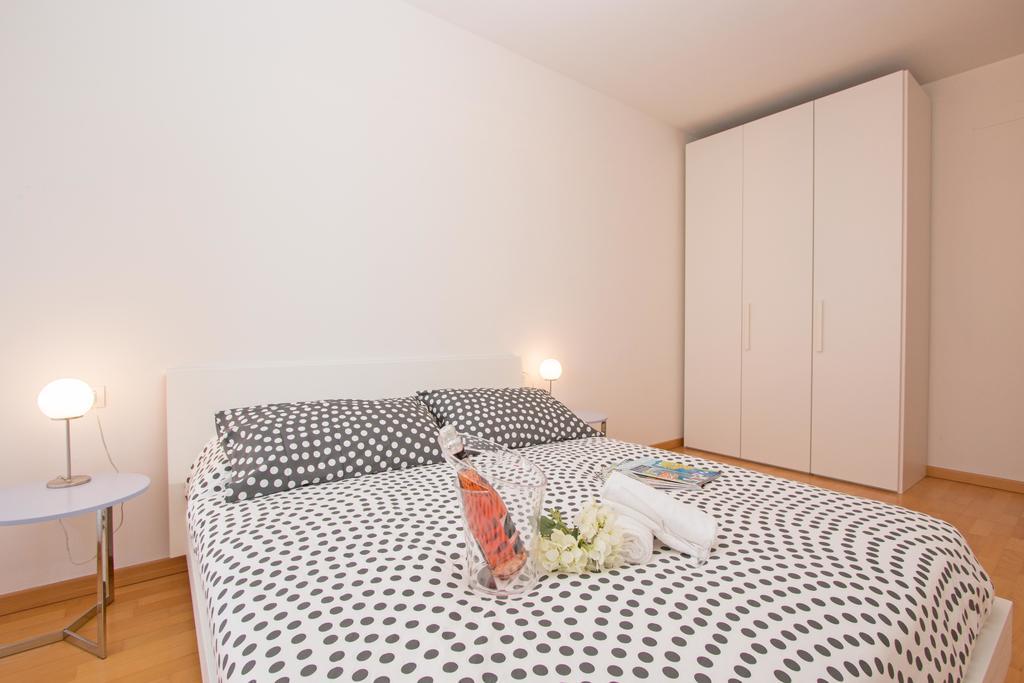 Benacus E4 Apartment By Wonderful Italy Сірміоне Екстер'єр фото
